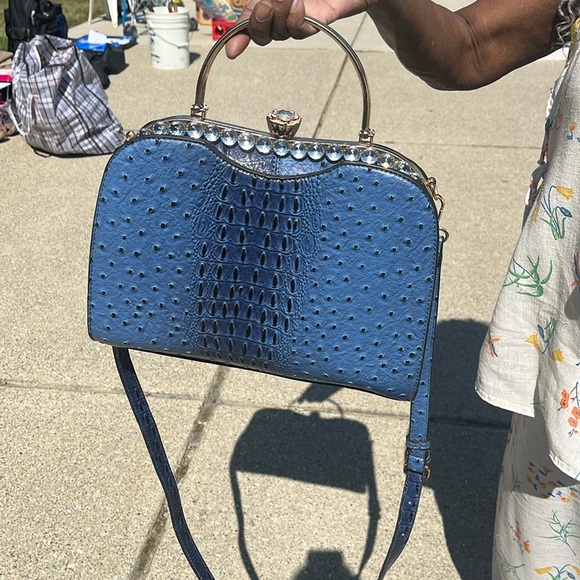 Cute purse! Ready for its new owner - Picture 1 of 5